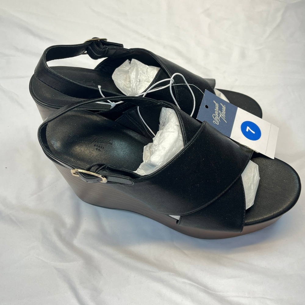 Women's Naomi Wood Wedge Heels with Memory Foam Insole - Universal Thread Size 7 - Picture 4 of 9